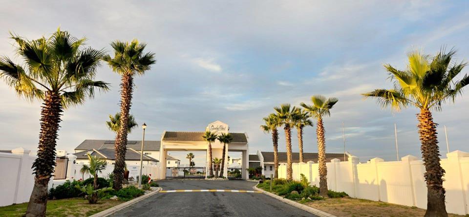 Listing number: P24-117005600, Image number: 2, Sandy Point Entrance