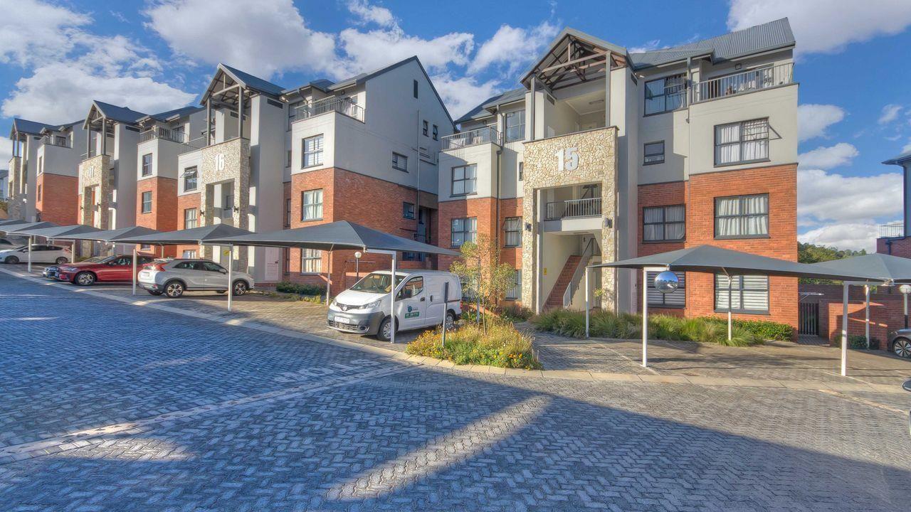3 Bedroom Townhouse for sale in Oakdene - 333 N/a, 333 Oakdene Drive ...