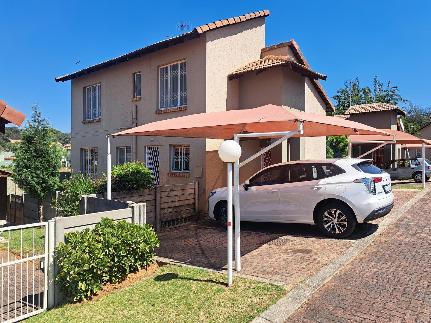 4 Bedroom Townhouse for sale in Mondeor - 45 Ss Ridgeway Gardens, 92 ...