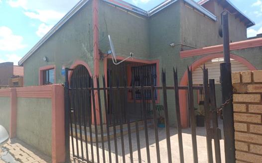 3 Bedroom House for sale in Sebokeng Zone 3