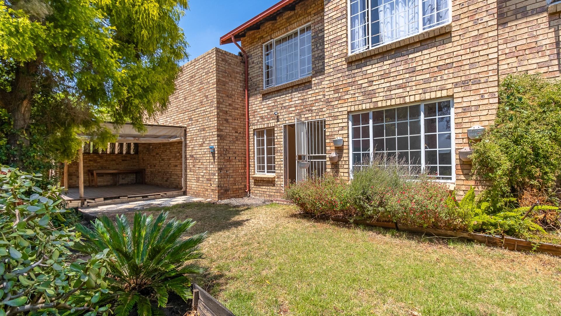 2 Bedroom Townhouse for sale in The Reeds - P24-116526629