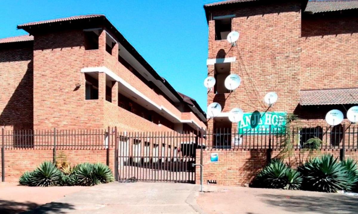 3 Bedroom Apartment / flat for sale in Rustenburg Central - P24-116529708