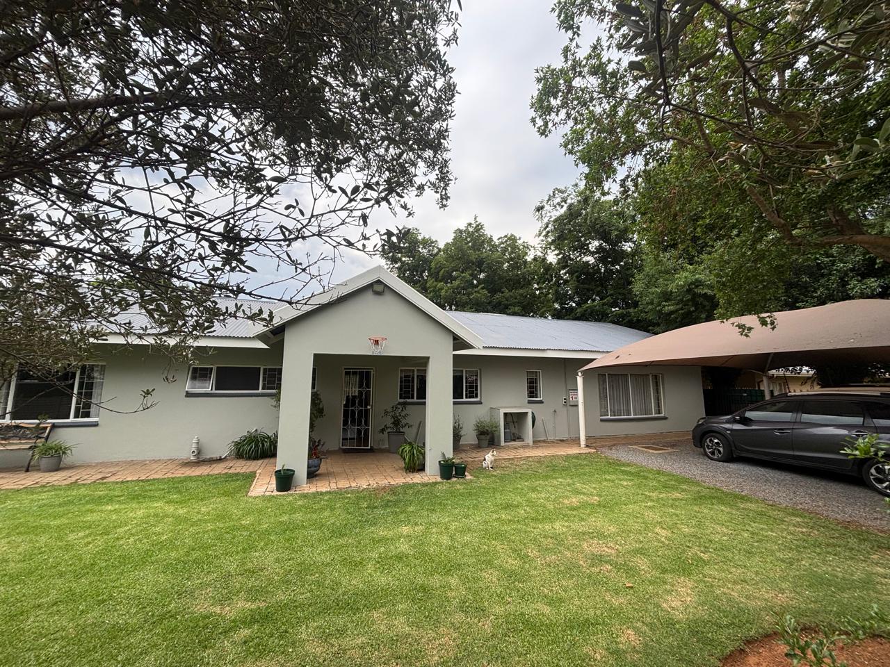 4 Bedroom House for sale in Meyerton Central - P24-116533169