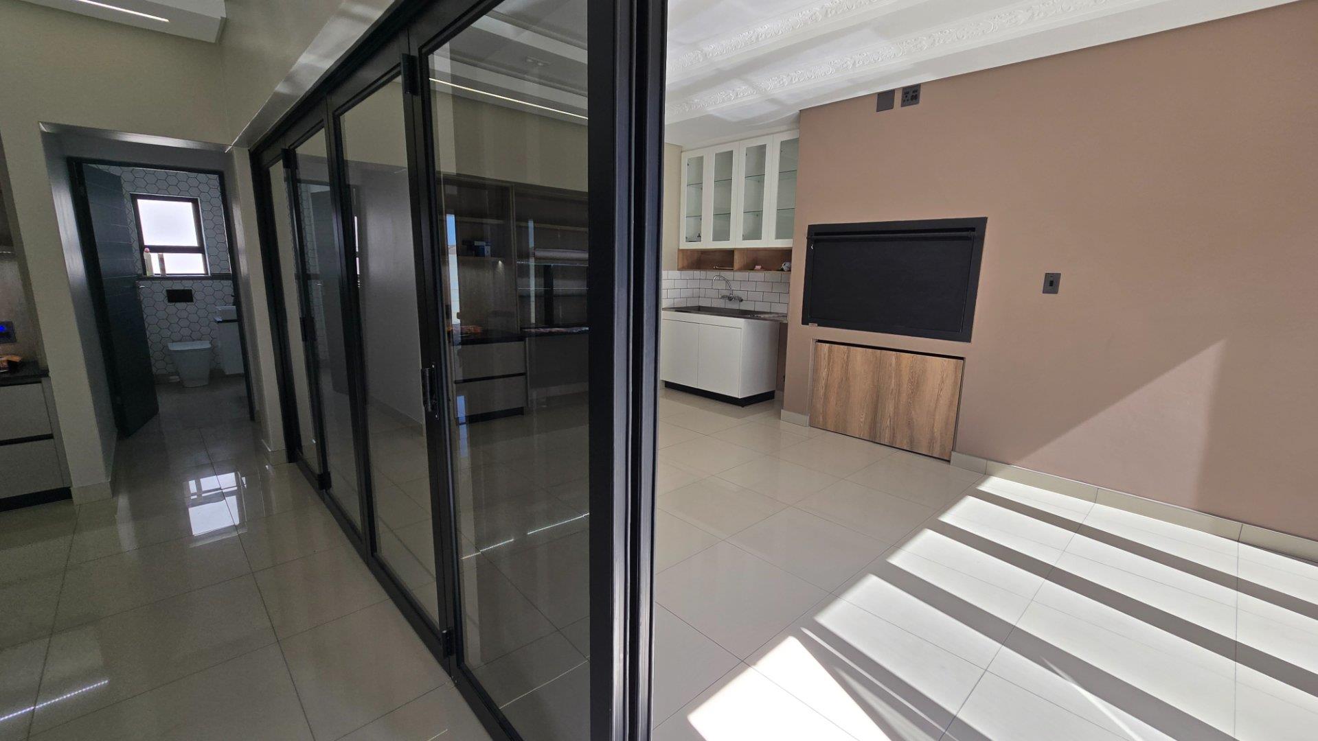 Photo of 5 Bedroom House for sale in Tafelzicht