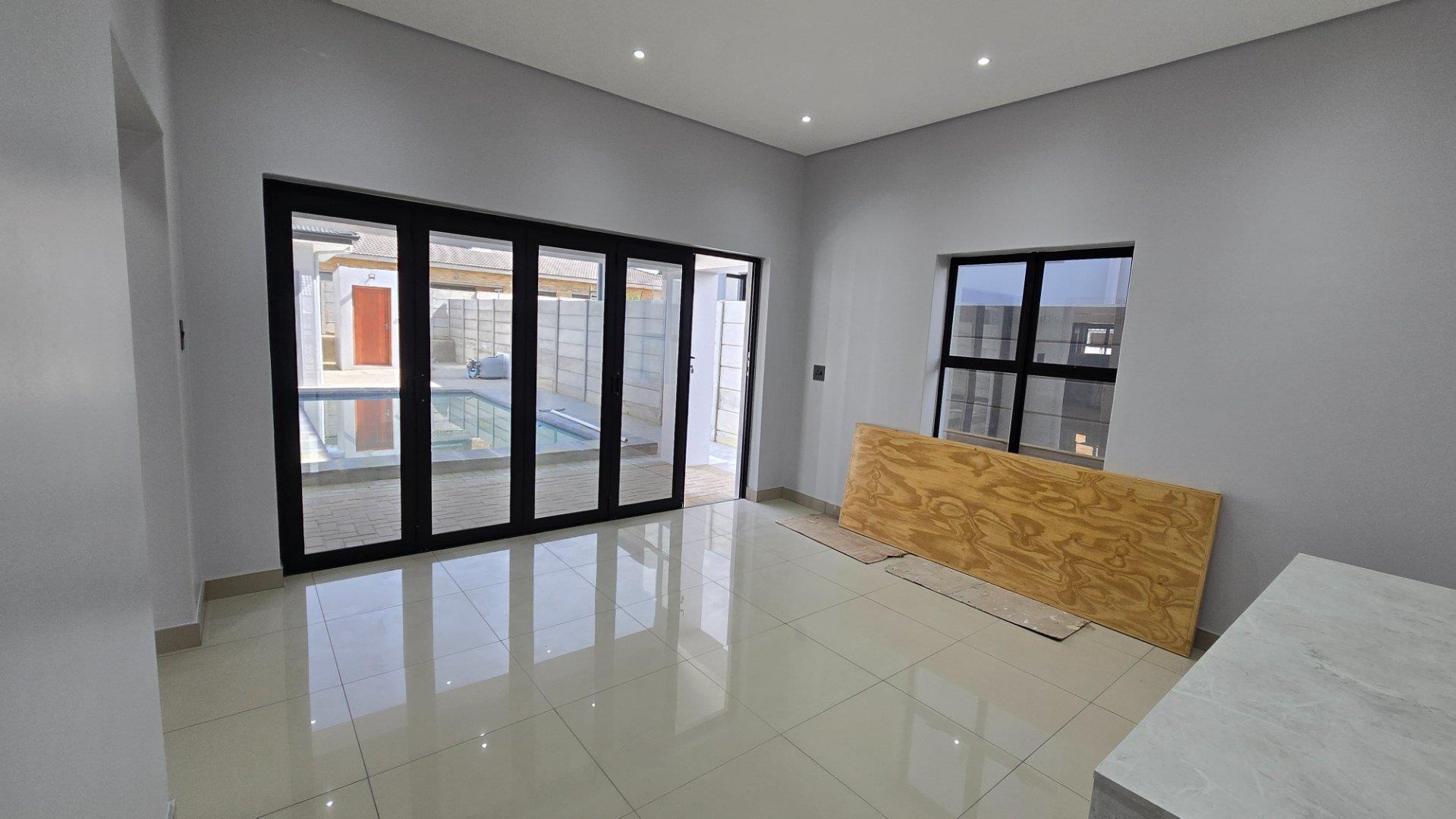 5 Bedroom House for sale in Tafelzicht