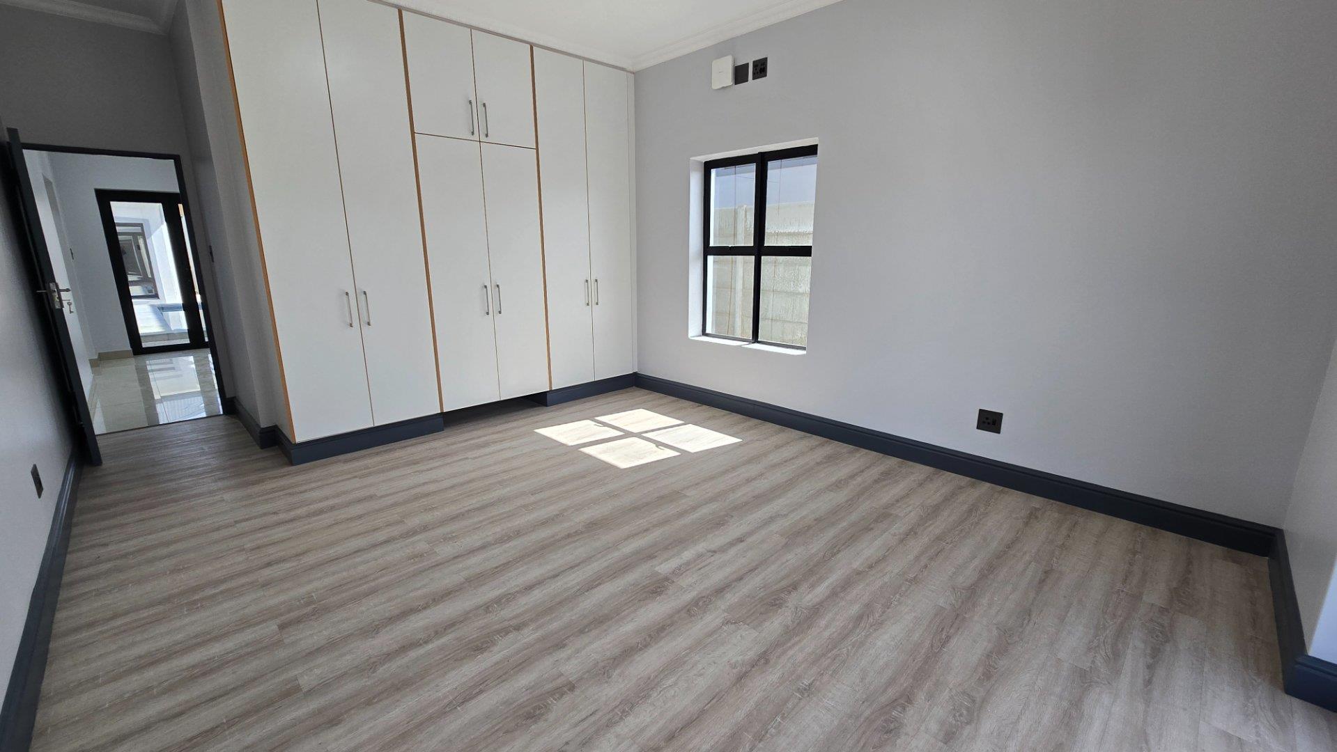 Photo of 5 Bedroom House for sale in Tafelzicht