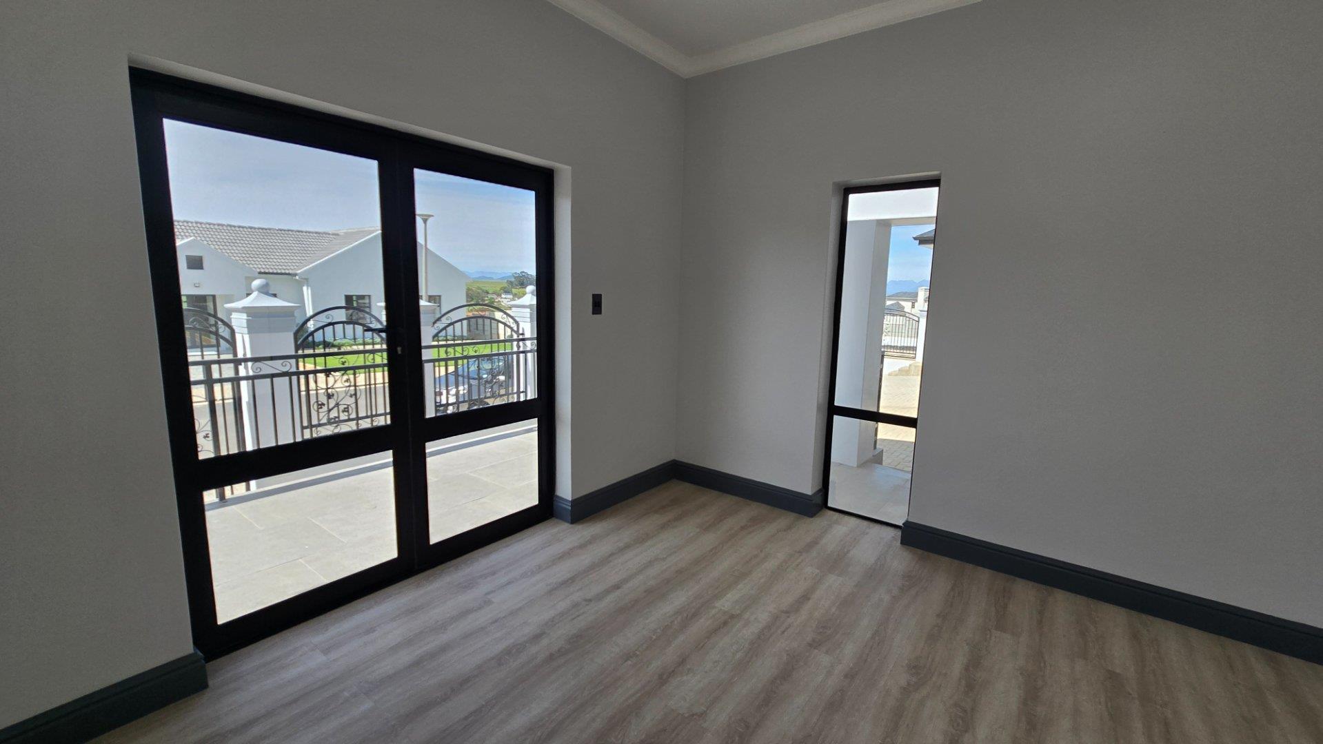 Photo of 5 Bedroom House for sale in Tafelzicht