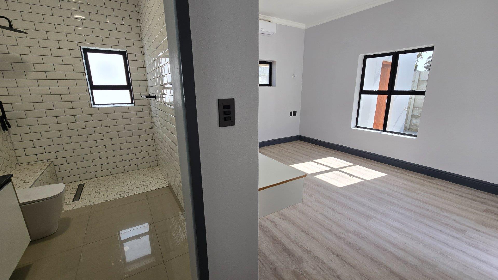 Photo of 5 Bedroom House for sale in Tafelzicht
