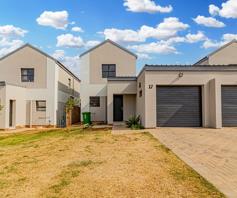Apartment / Flat for sale in Thatchfield Ridge