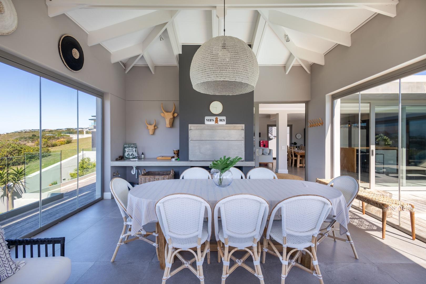 Photo of 6 Bedroom House to rent in Whale Rock Heights