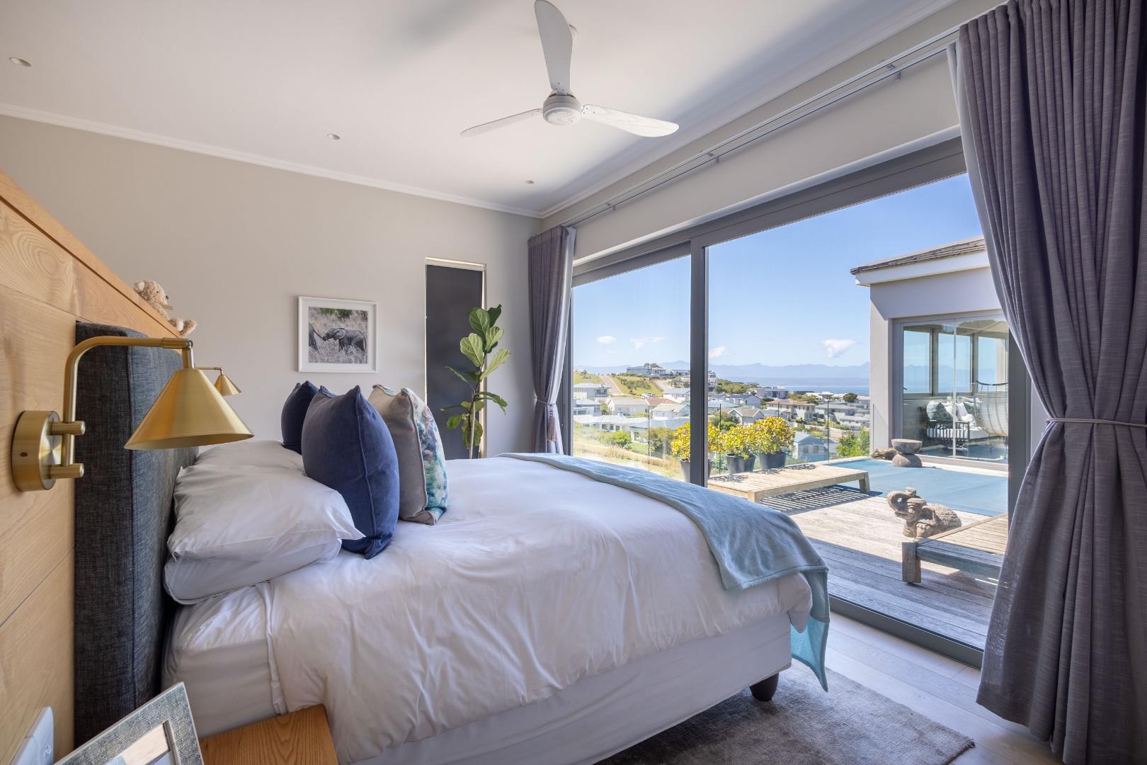 Photo of 6 Bedroom House to rent in Whale Rock Heights