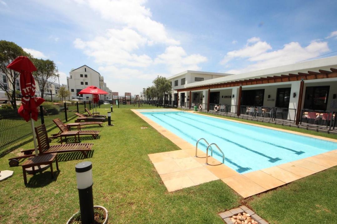 2 Bedroom Apartment / flat for sale in Greenstone Ridge - P24-116547961
