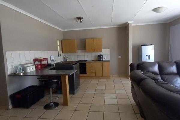 2 Bedroom apartment for sale in Oaklane Estate, Brakpan North

The property offers an open plan kitchen and lounge area with balcony ...