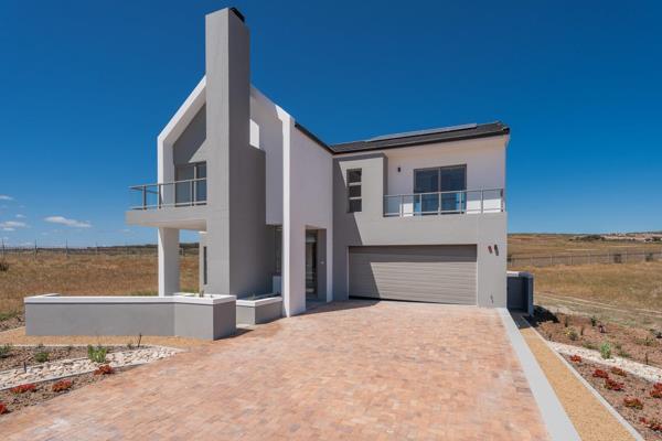 3 Bedroom House for sale in Langebaan Country Estate - P24-116553365