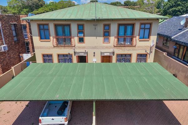 6 Bedroom House for sale in Kensington - 84 Eleventh Avenue - P24