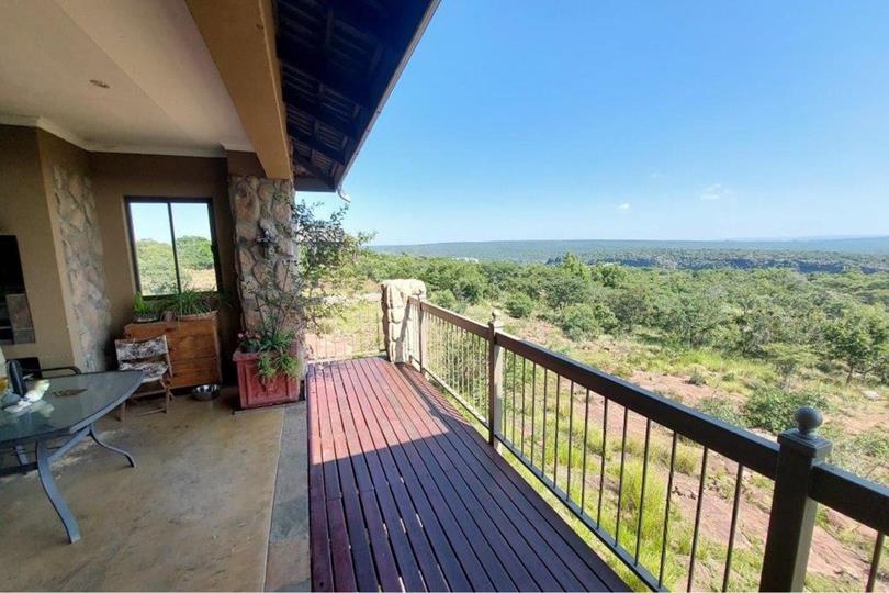 4 Bedroom House for sale in Modimolle Rural - P24-114009331