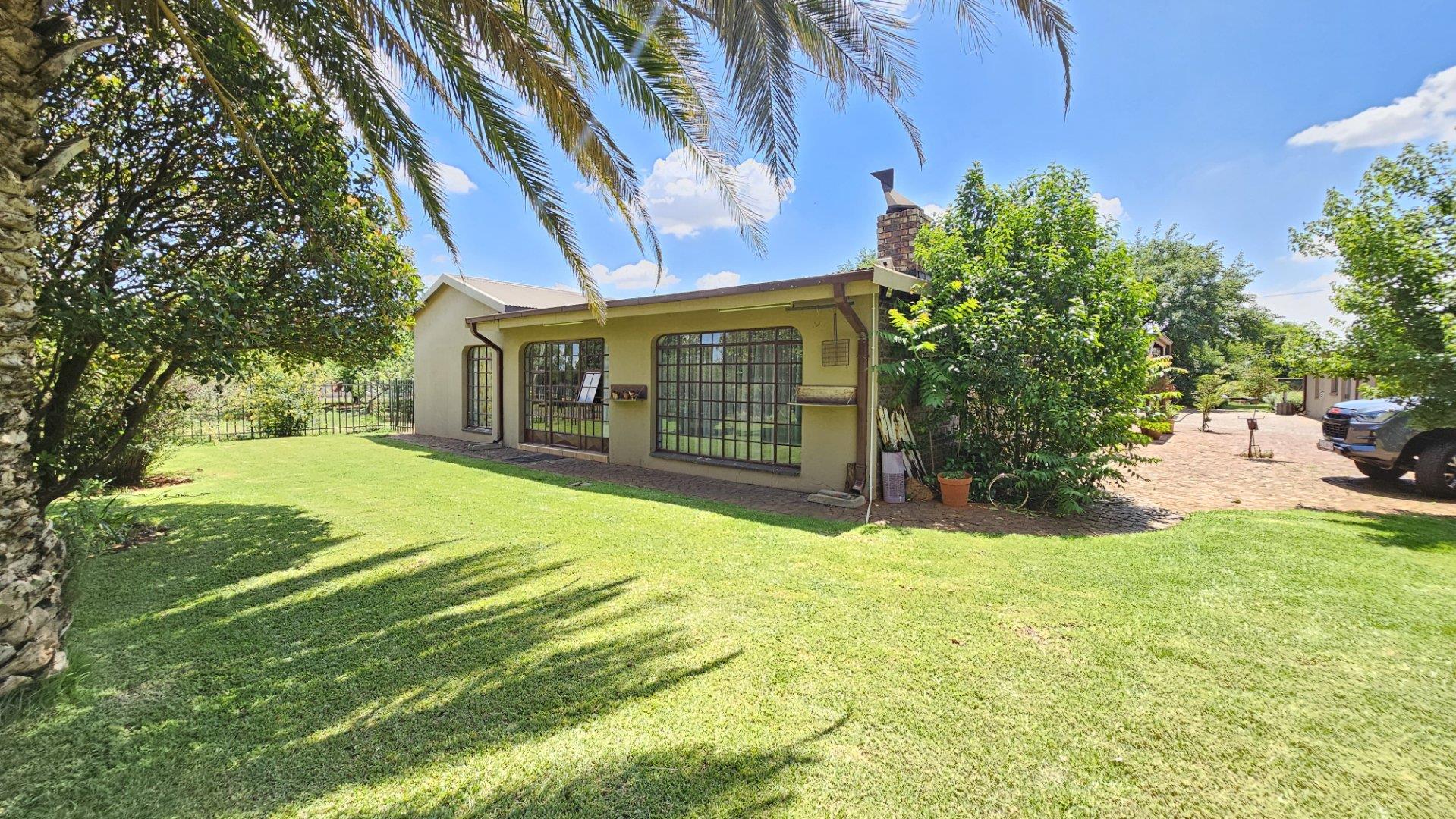 4 Bedroom House for sale in Meyerton South - P24-116565224