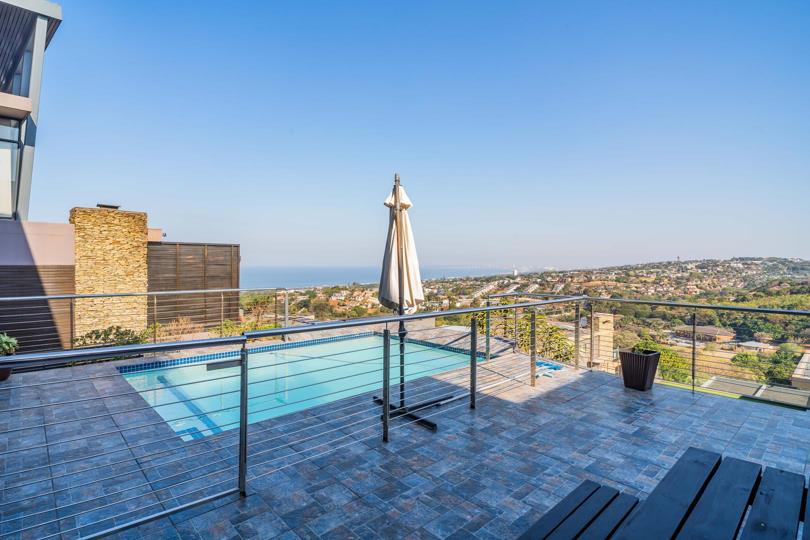 4 Bedroom House for sale in La Lucia Ridge - P24-114805847