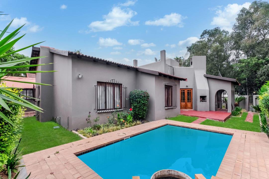 3 Bedroom Townhouse for sale in North Riding - P24-116569858