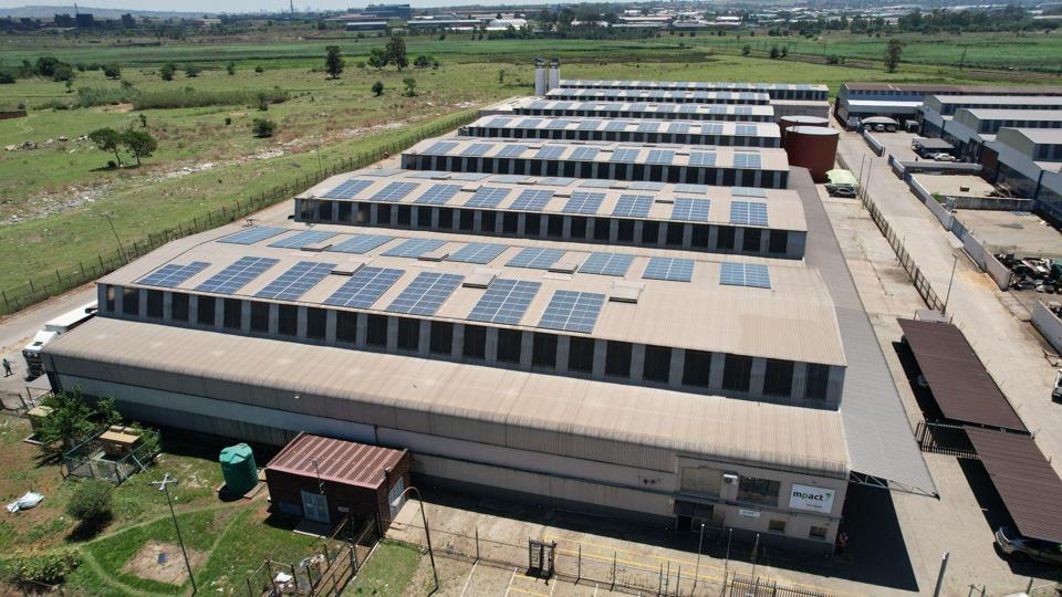 Industrial property for sale in Roodekop - 1 Bevanweg - P24-116573045