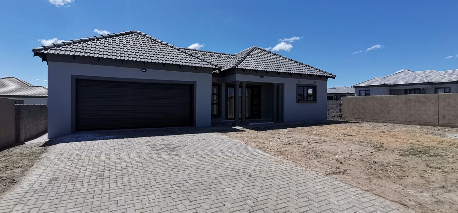 3 Bedroom House for sale in George Botha Park - P24-116574349