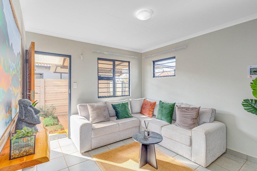 Listing number: P24-117704919, Image number: 1