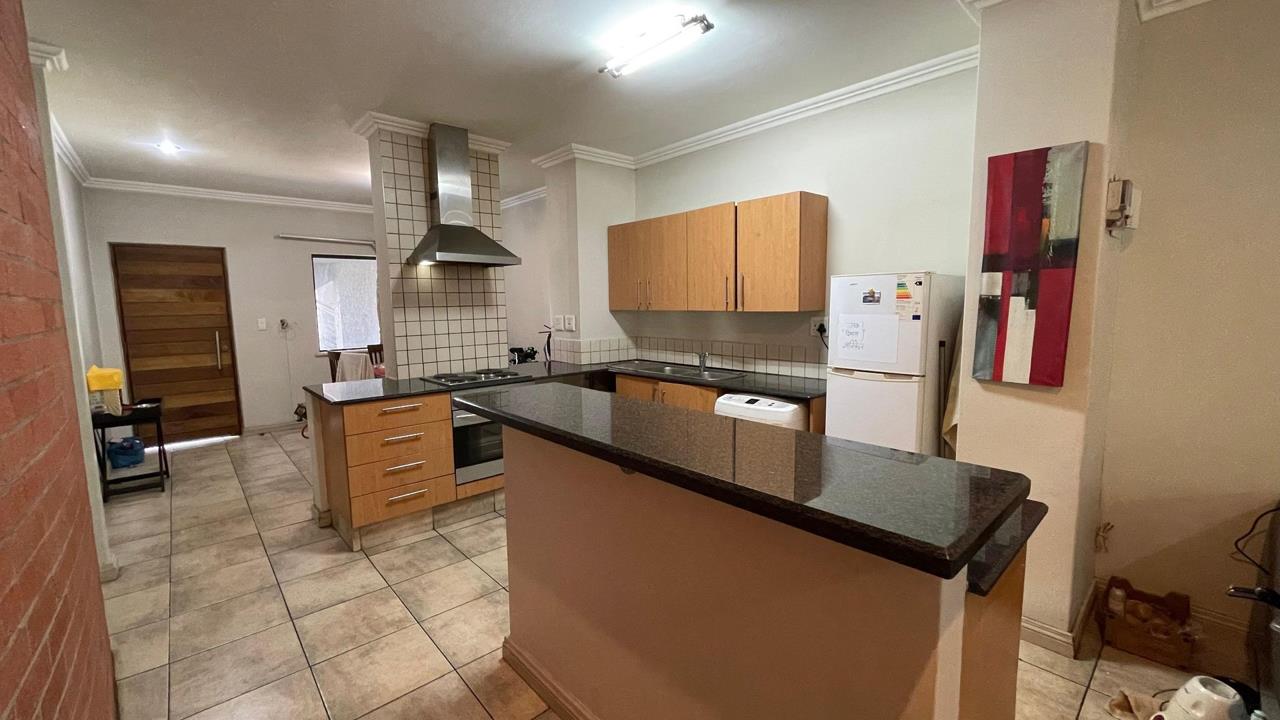 2 Bedroom Apartment / flat for sale in Rivonia - P24-116578083
