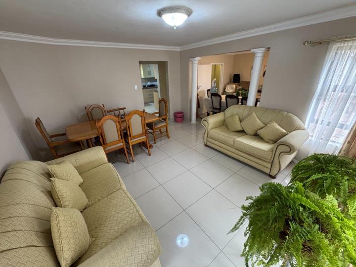 Listing number: P24-116587948, Image number: 3