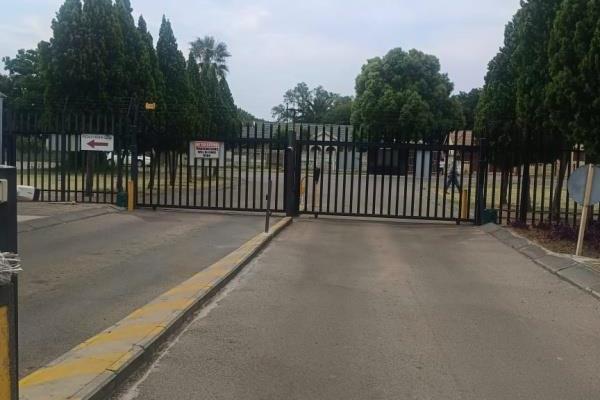 Property has been let thank you....
Are you looking forward to get a place to rent ,while waiting and working in getting your place ...