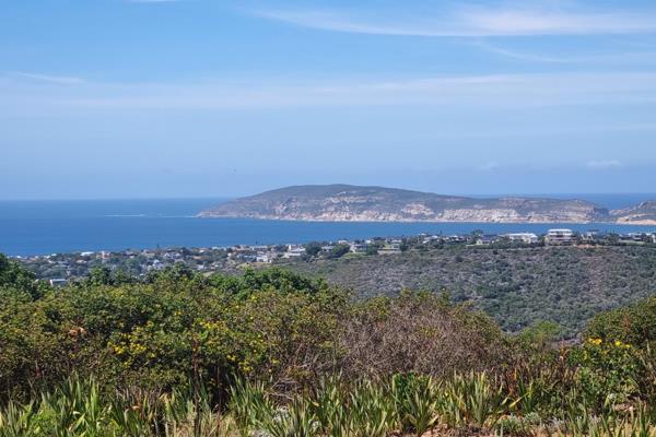 FANTASTIC SEA VIEWS – SCHOONGEZICHT COUNTRY ESTATE

This extremely well-positioned stand ...