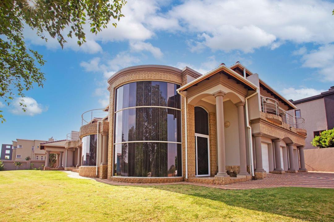 4 Bedroom House for sale in Ebotse Golf Estate - P24-116601312