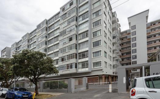 0.5 Bedroom Apartment / flat for sale in Sea Point - Cape Town