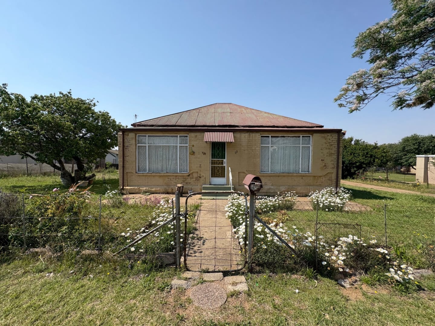 2-bedroom-house-for-sale-in-petrus-steyn-p24-116605598