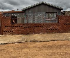 House for sale in Soshanguve L