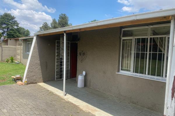 Looking for a property with excellent rental potential? This spacious 3-bedroom home comes with a 1-bedroom flatlet — ideal for an ...