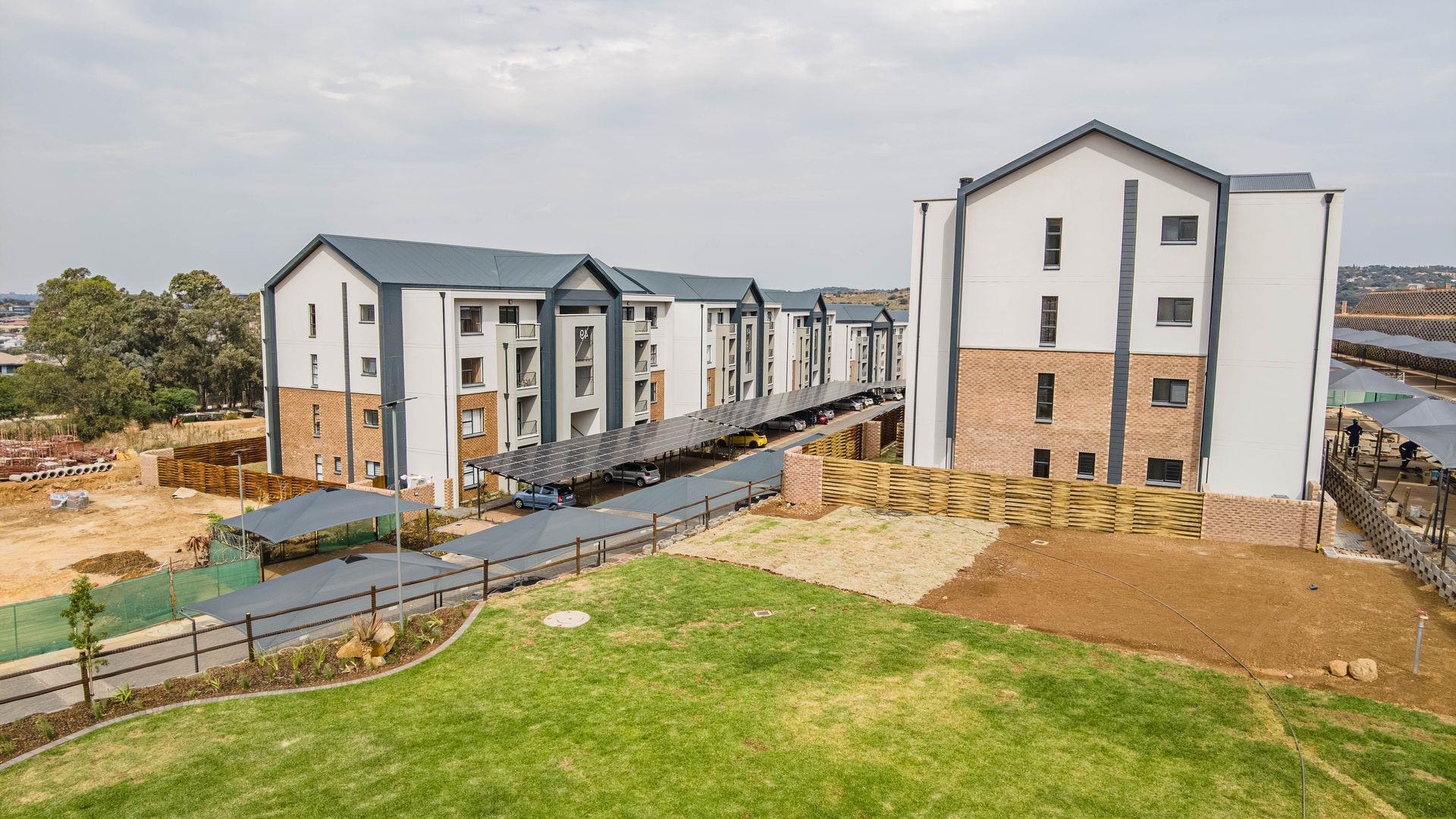2 Bedroom Townhouse for sale in Mulbarton - P24-116610020