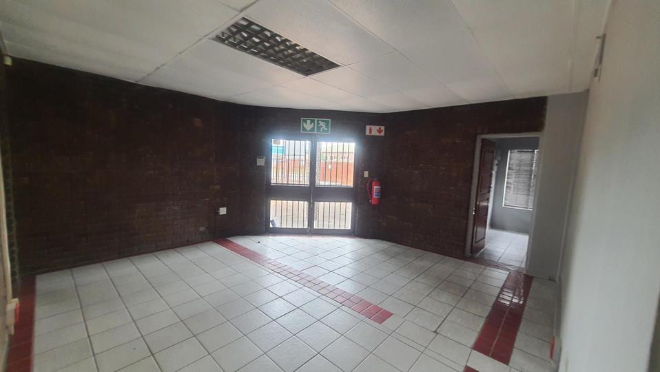 Commercial property to rent in Rustenburg Industrial - P24-116614304