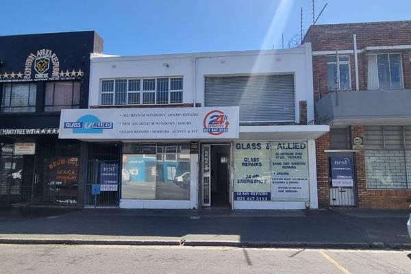 Situated on the busy Victoria Road Strip, on the border of Woodstock and Salt River ...