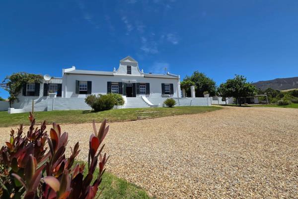 A rare opportunity to rent an iconic home on a dreamy plot in the Hemel &amp; Aarde ...