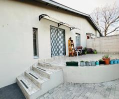 House for sale in Valhalla