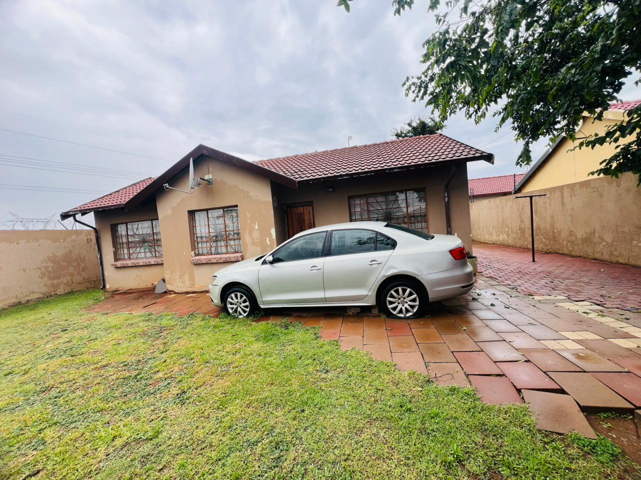 3 Bedroom House for sale in Rabie Ridge - P24-116633980