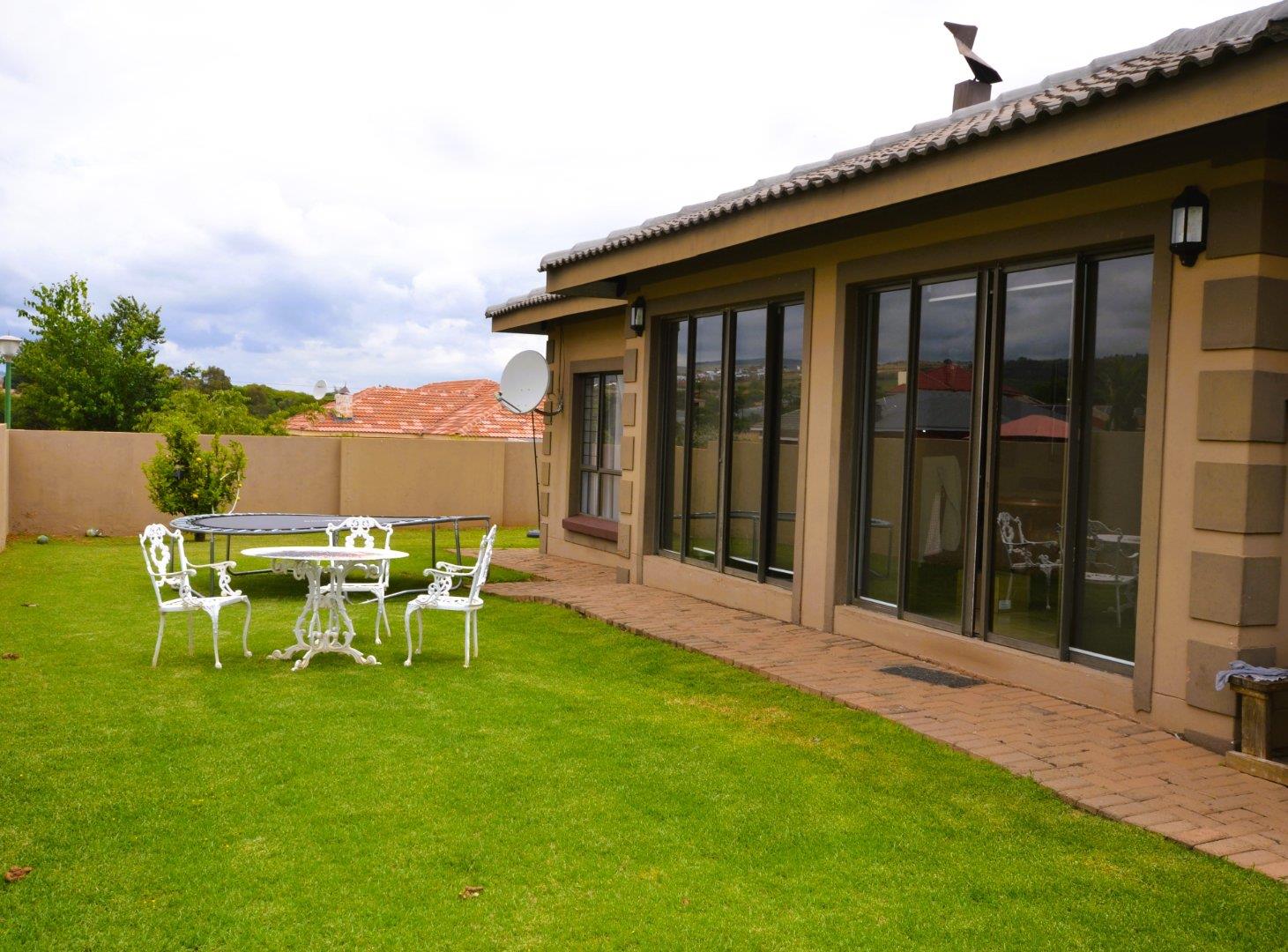 3 Bedroom House for sale in The Heads - P24-116642442