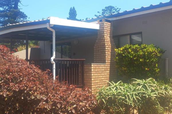 Beautiful well looked after townhouse
2 x Bedrooms one with on suite bathroom 
On suite bathroom Shower, Toilet and hand ...