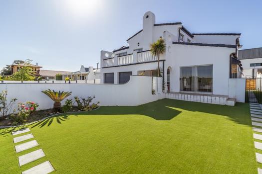 5 Bedroom House for sale in Raithby