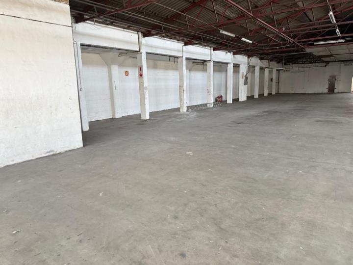 Industrial property to rent in Clairwood - P24-116315807