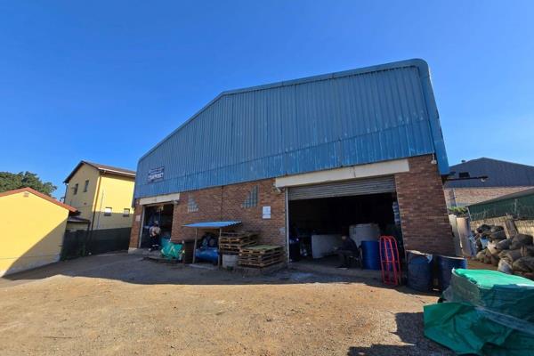 Situated in the industrious heart of Verulam, Durban, this 600m2 warehouse presents a rare opportunity for investors or business owners ...