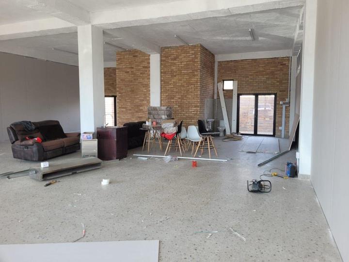Listing number: P24-114705266, Image number: 2, Industrial/Commercial Space to Let in Verulam â?? 90mÂ²