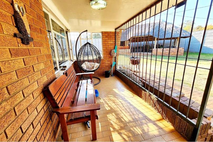 Listing number: P24-116653385, Image number: 2