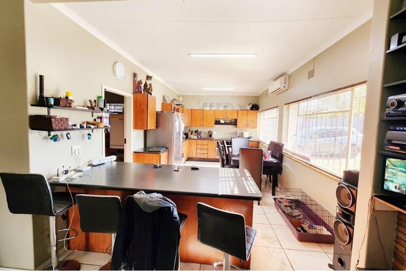 Listing number: P24-116653385, Image number: 3