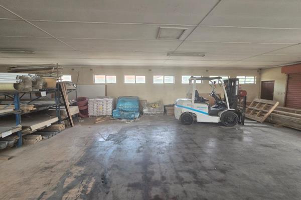 This 1,395m2 industrial warehouse is ideally located in the heart of Verulam, Durban, offering excellent functionality and ...